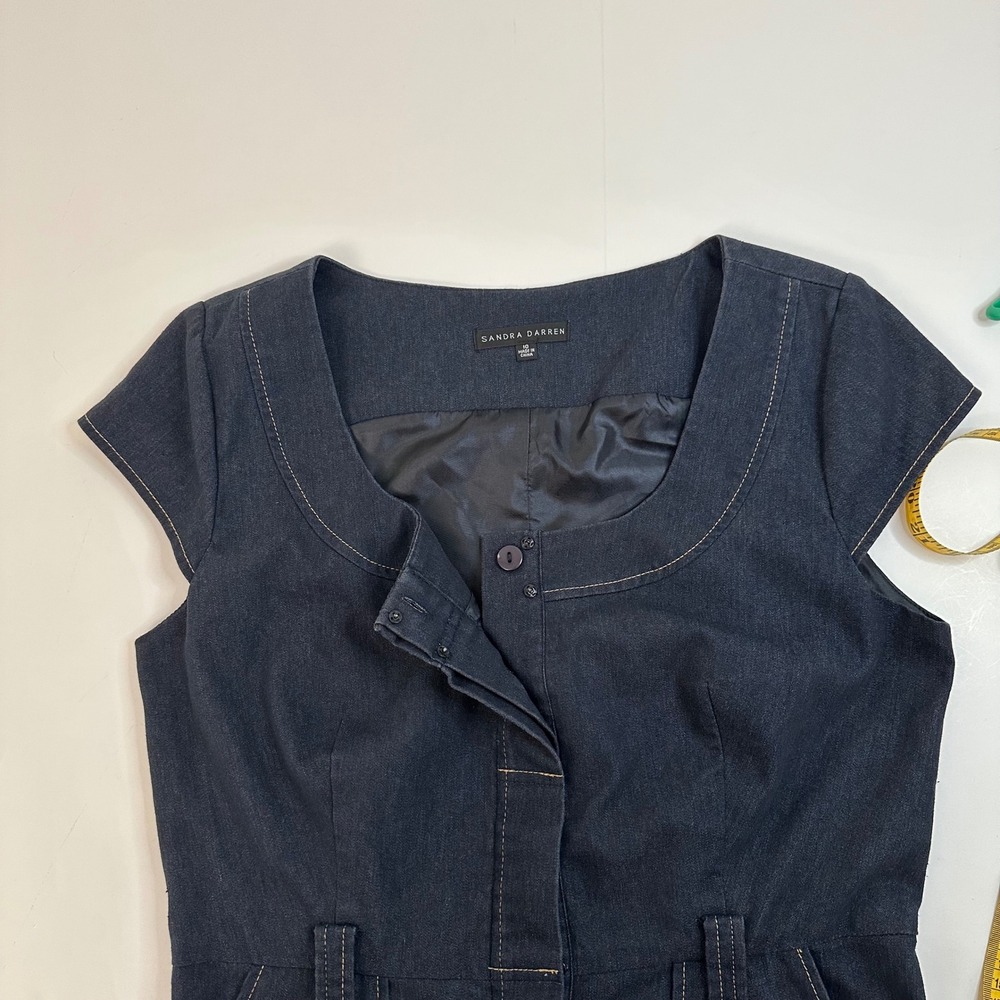 Sandra Darren Denim Sheath Dress Womens 10 Blue Dark Wash Cap Sleeve Knee Length - Picture 8 of 12
